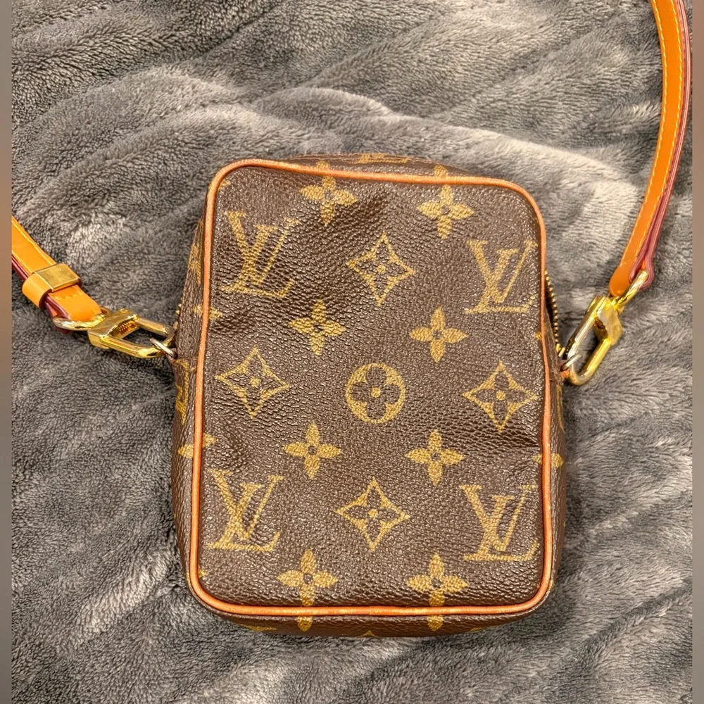 RARE Authentic Vintage Mini Danube Louis Vuitton Monogram Crossbody - Picture 3 of 13